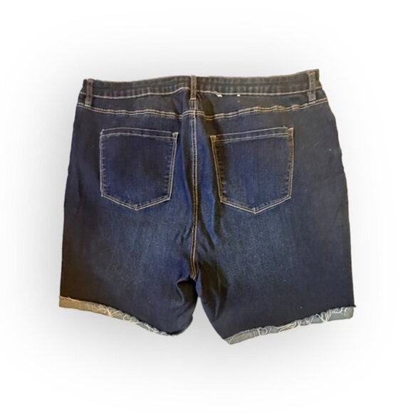 Women’s 18 Max CoCos Dark Blue Wash High Mid Rise Folded Hem 7” Jean Shorts - Picture 3 of 7